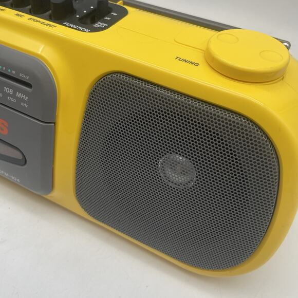Vintage Sony Sports CFM-104 Yellow Boombox AM/FM Radio Cassette Tested Unit only - Picture 2 of 9